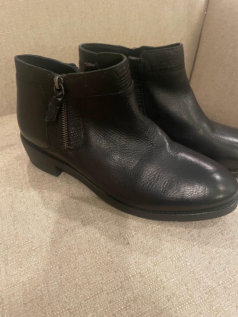 Softwalk Rubi Bootie Black Leather, S87